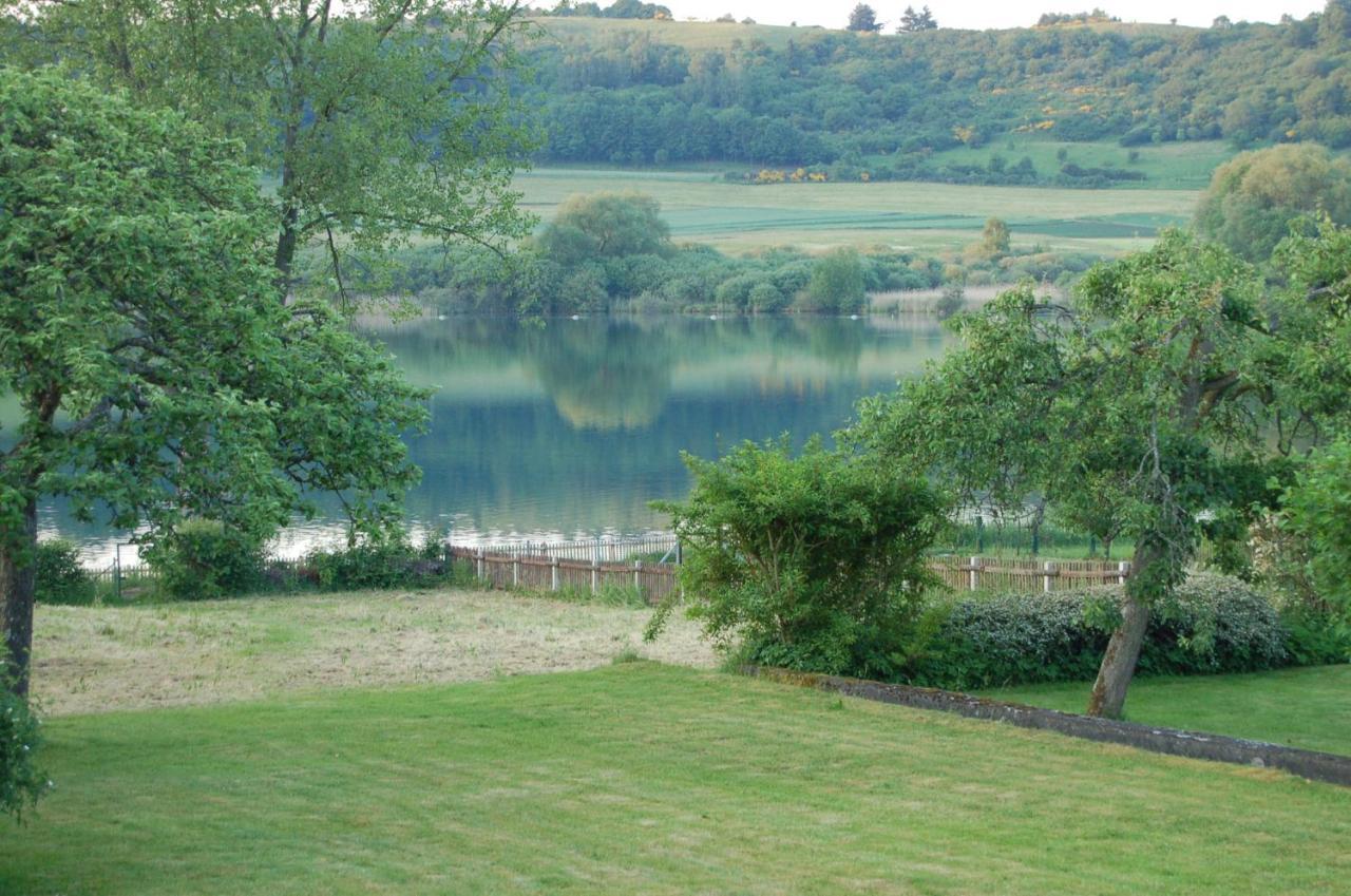 Hotel-Ferienwohnungen Cafe Maarblick Schalkenmehren Luaran gambar