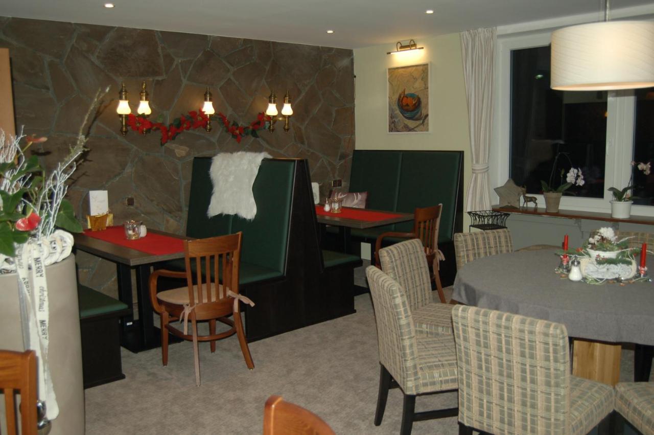 Hotel-Ferienwohnungen Cafe Maarblick Schalkenmehren Luaran gambar