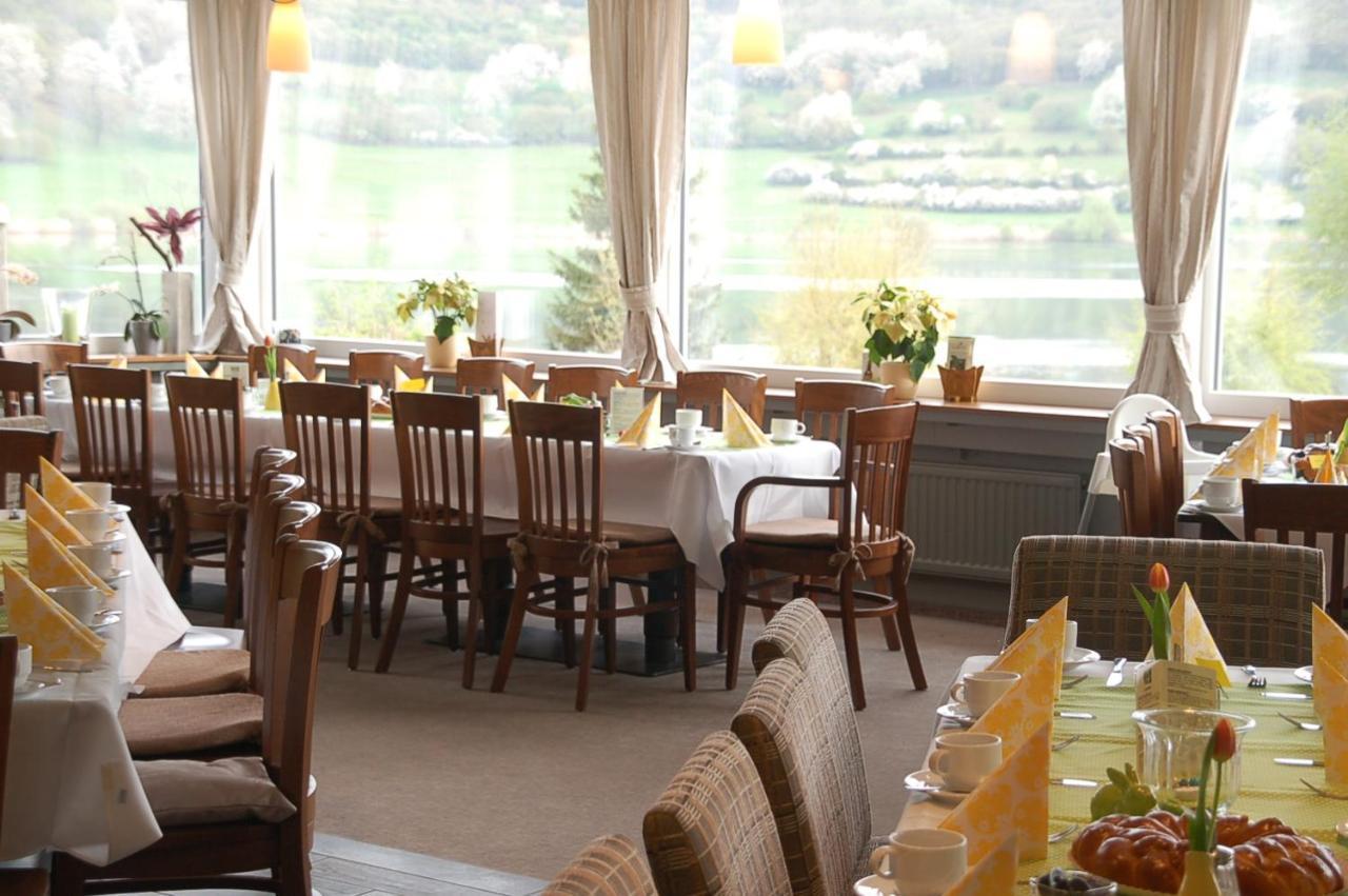 Hotel-Ferienwohnungen Cafe Maarblick Schalkenmehren Luaran gambar