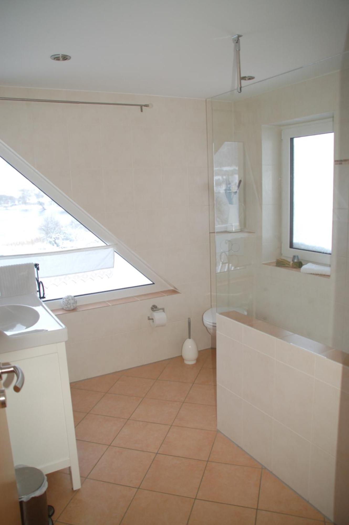 Hotel-Ferienwohnungen Cafe Maarblick Schalkenmehren Bilik gambar