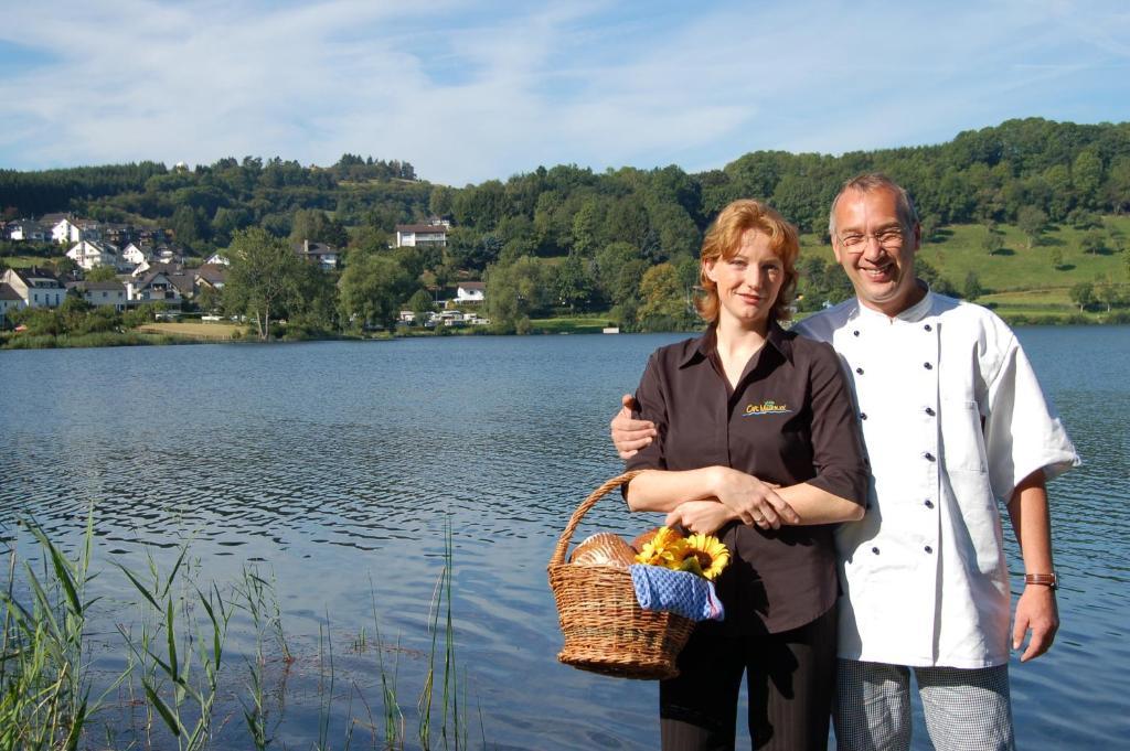 Hotel-Ferienwohnungen Cafe Maarblick Schalkenmehren Luaran gambar