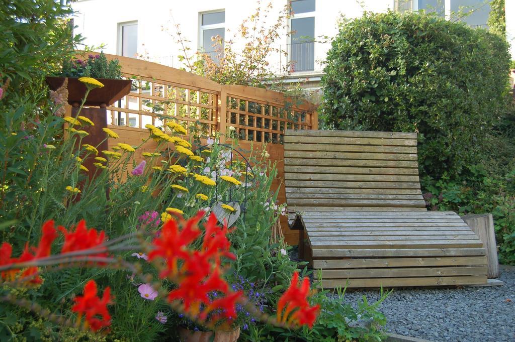 Hotel-Ferienwohnungen Cafe Maarblick Schalkenmehren Luaran gambar