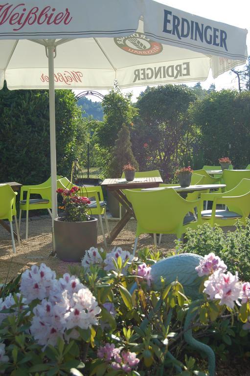 Hotel-Ferienwohnungen Cafe Maarblick Schalkenmehren Luaran gambar