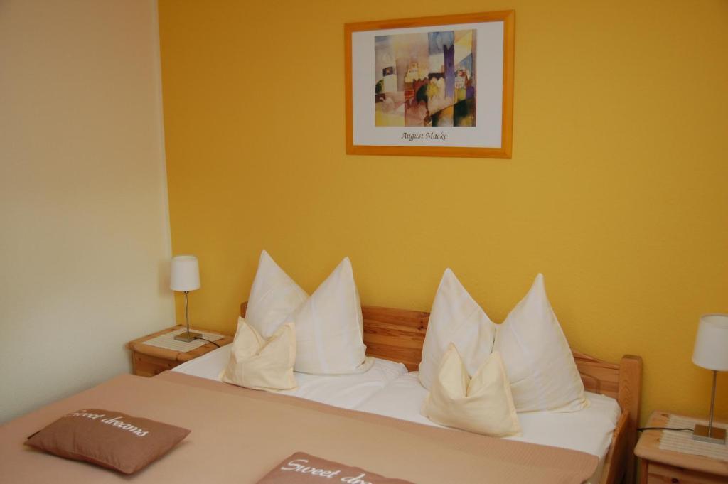 Hotel-Ferienwohnungen Cafe Maarblick Schalkenmehren Bilik gambar